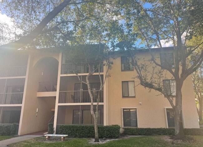 Building Photo - 205 Foxtail Dr