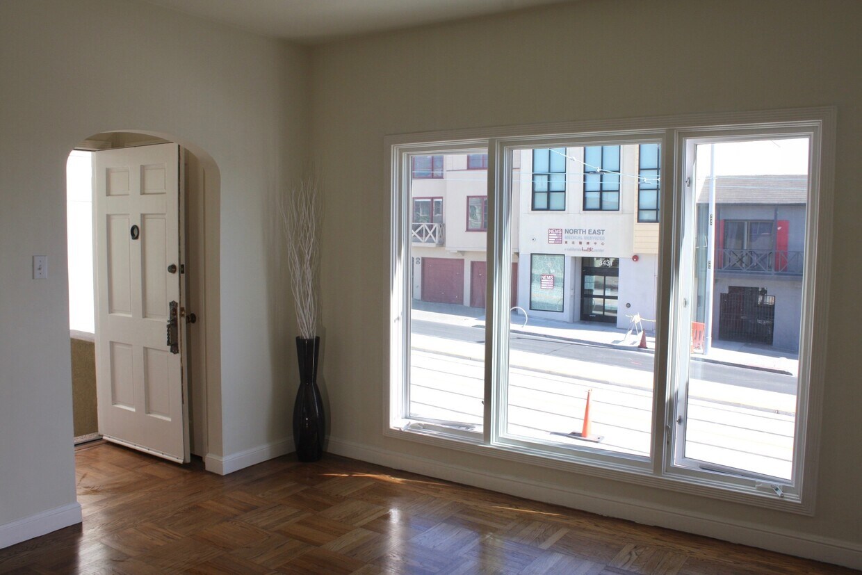 Primary Photo - 3434 Taraval St