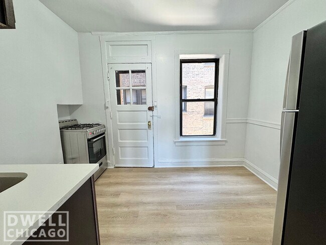 Foto del edificio - 3302 W Schubert Ave