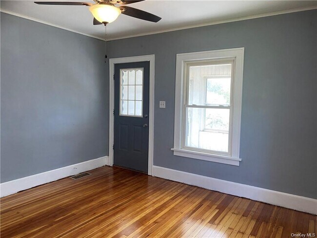 Building Photo - 39 Irwin Ave