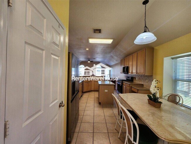 Foto del edificio - 19814 Wren Forest Ln