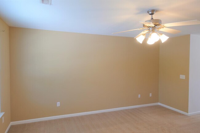 Building Photo - 964 Mary Grace Ln