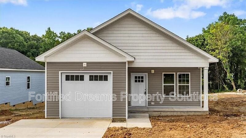 Foto principal - 1227 St Regis Dr