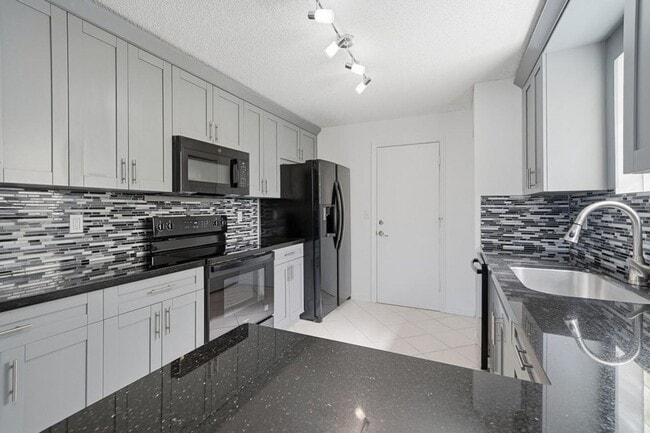 Photo - 3422 NW 110th Way House