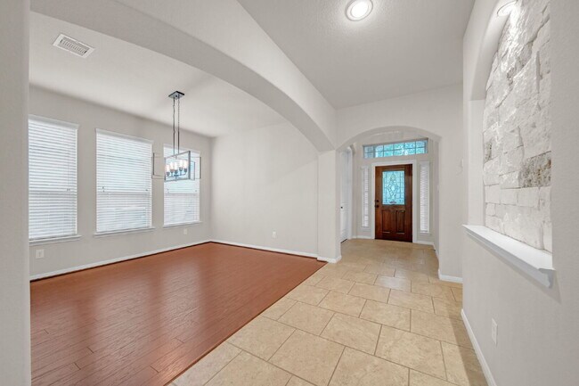 Foto del edificio - Welcome home to this beautiful home in the...
