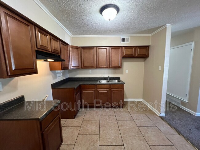 Foto del edificio - 5115 Aureen Dr