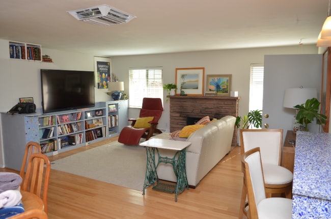 Foto del edificio - 1240 E Ridge Ave