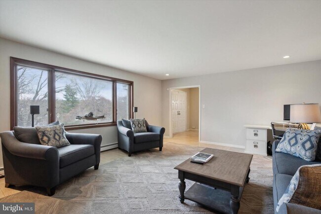 Foto del edificio - 1530 Briar Hill Rd