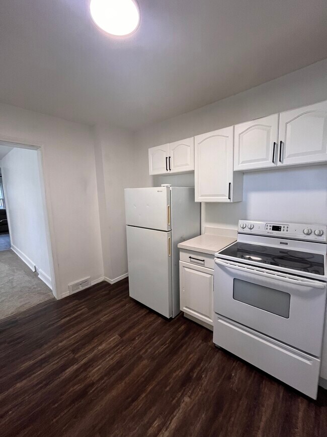 Building Photo - 23 Cobbs Hill Dr