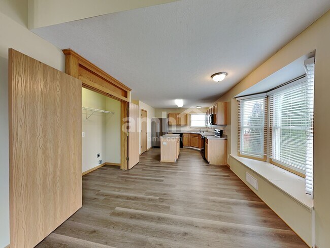 Foto del edificio - 100 Winesap St