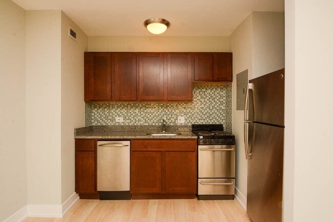 Foto del edificio - 450 W Wellington Ave