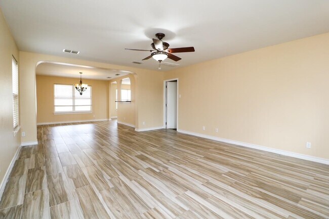 Building Photo - 114 Parula Place Court