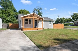 Building Photo - 2600 Aspen Dr