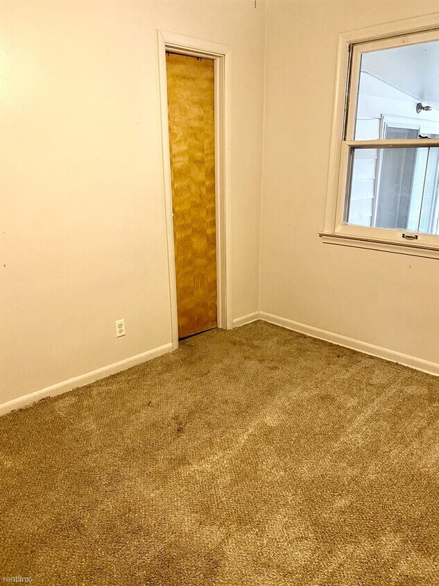 Foto del edificio - 4 br, 1 bath House - 3018 Menominee Ave