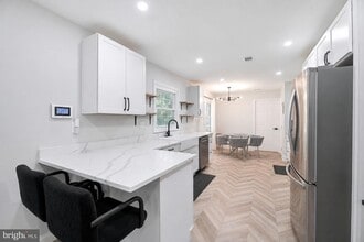 Building Photo - 8812 Churchfield Ln