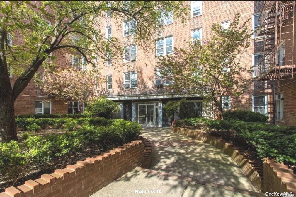 Foto principal - 62-59 108th St