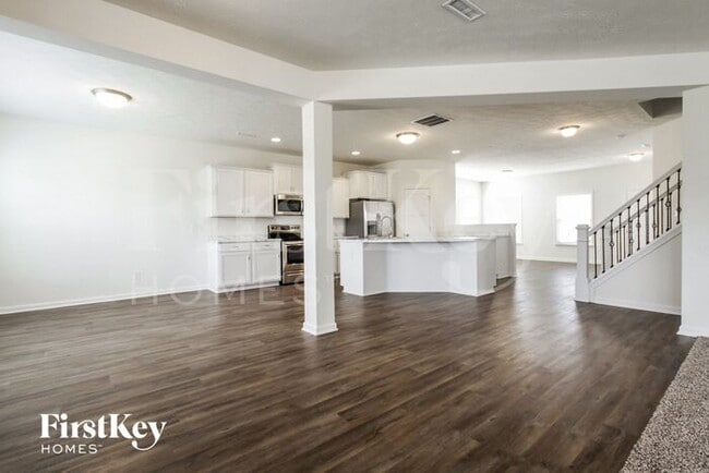 Building Photo - 7240 Lockford Walk N