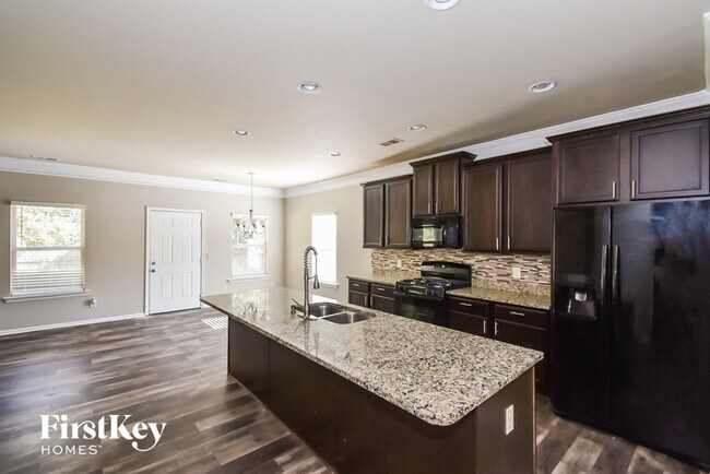 Foto del edificio - 572 Ivy Chase Loop
