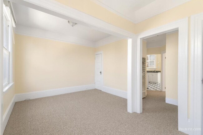 Building Photo - 285 Pixley St