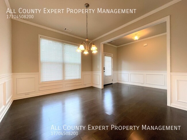Building Photo - 4845 Frontier Dr