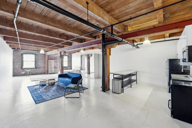 Foto del edificio - The Newberry Lofts / Artist Loft Apartments