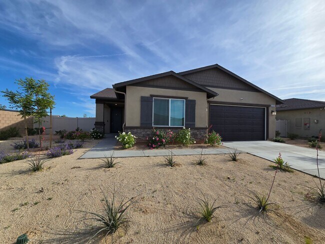 Foto del edificio - 3336 Emerald Ln
