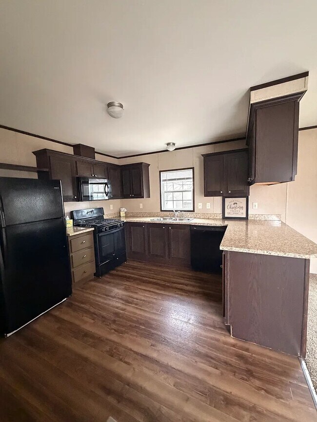 Building Photo - 387 Hunters Rill