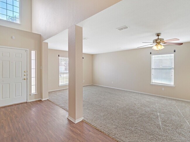 Foto del edificio - 1029 Magnolia Ln