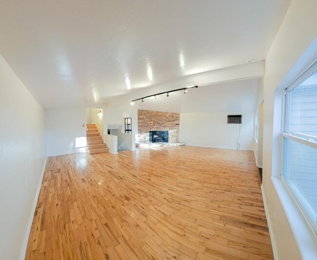 Building Photo - 138 Crockett Ave