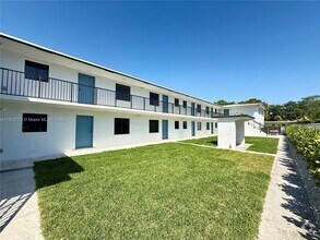 Building Photo - 180 NE 57th St
