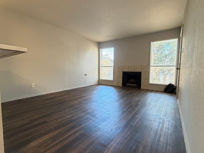 Foto del edificio - 10001 Westpark Dr