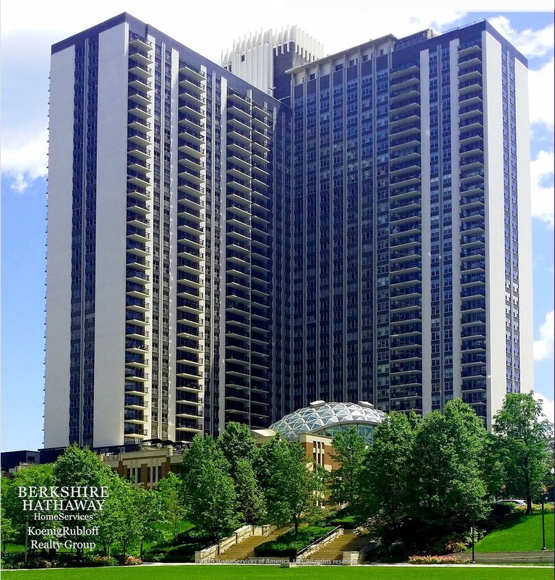 Primary Photo - 400 E Randolph