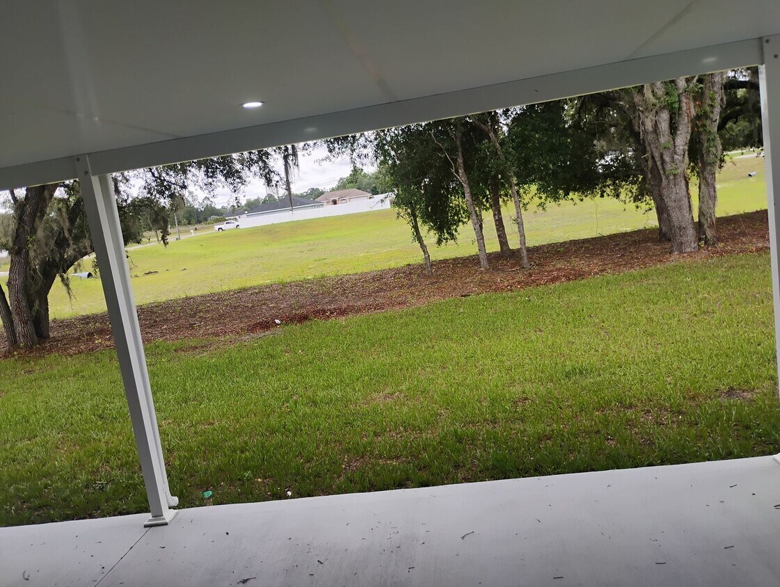 Building Photo - Marion Oaks home