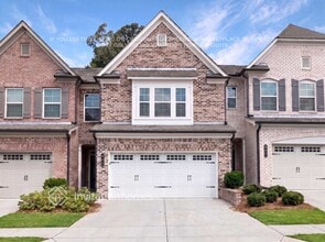 Building Photo - 901 Alder Grv Trce
