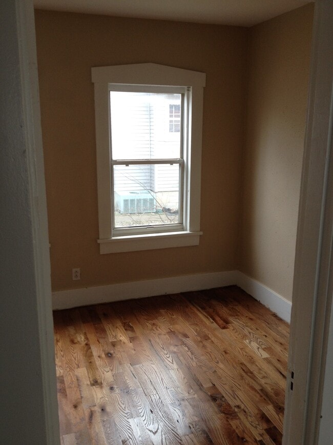 Building Photo - 1221 Lischey Ave