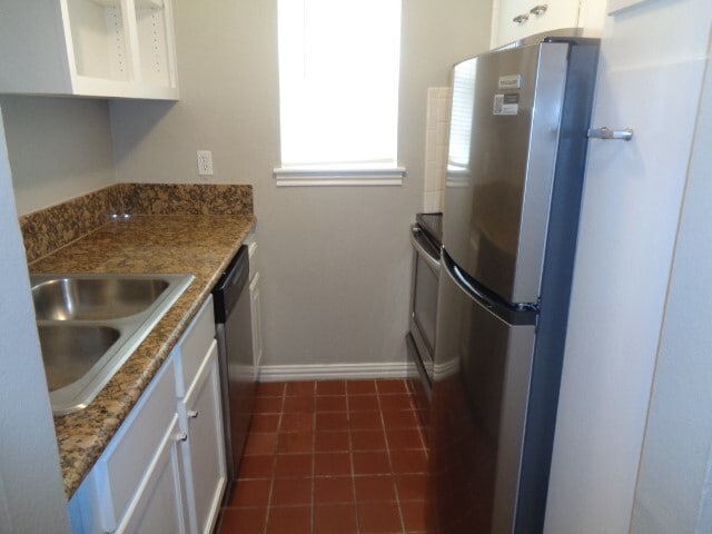 Building Photo - 2225 Mimosa Dr