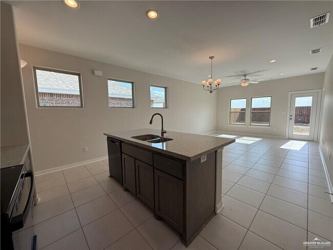 Foto del edificio - 16 S Templo Dorado