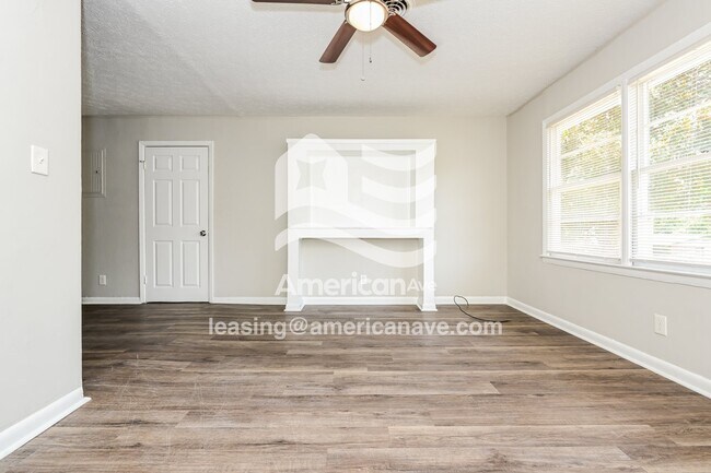 Building Photo - 4902 Gardiner Dr