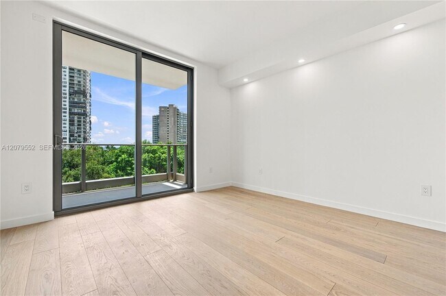 Building Photo - 2200 Brickell Ave