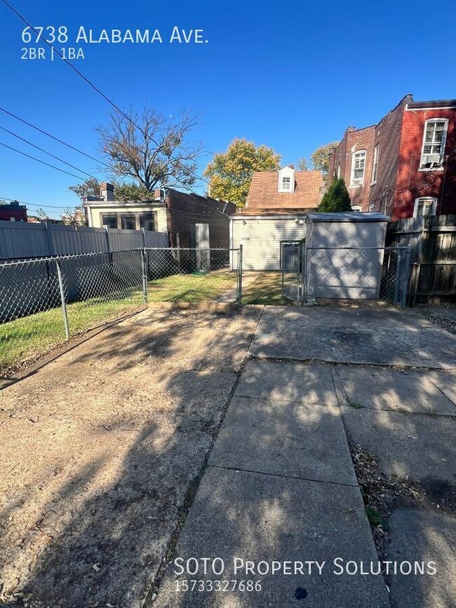 Building Photo - Charming 2 bedroom, 1 bathroom house locat...