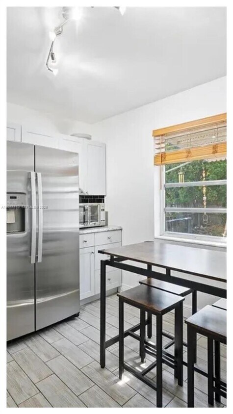 Building Photo - 5120 SW 26th Ave