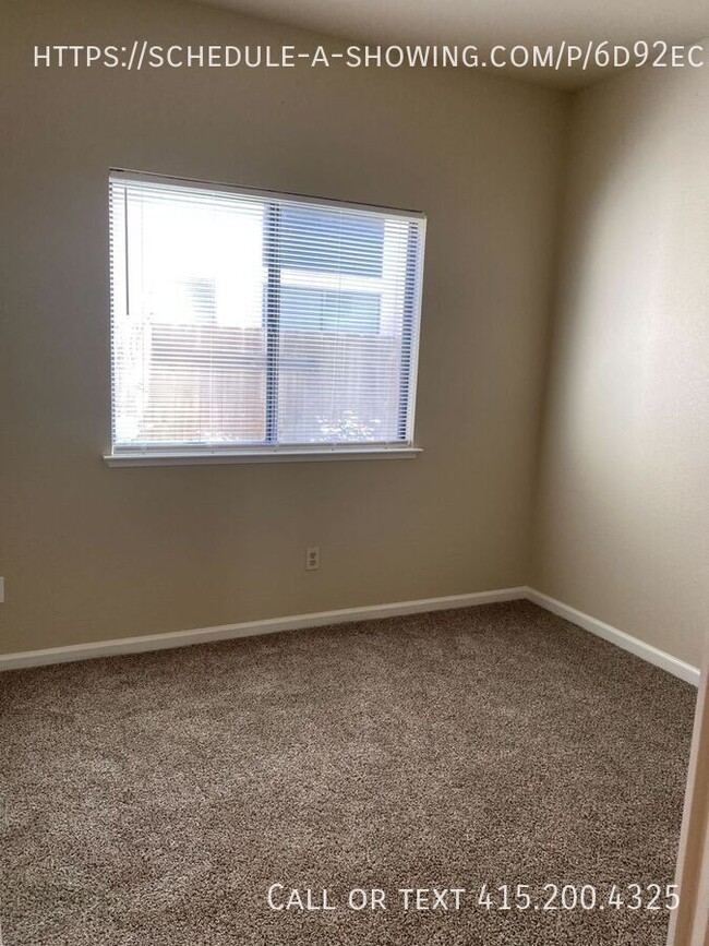 Building Photo - 5050 Felicia Way