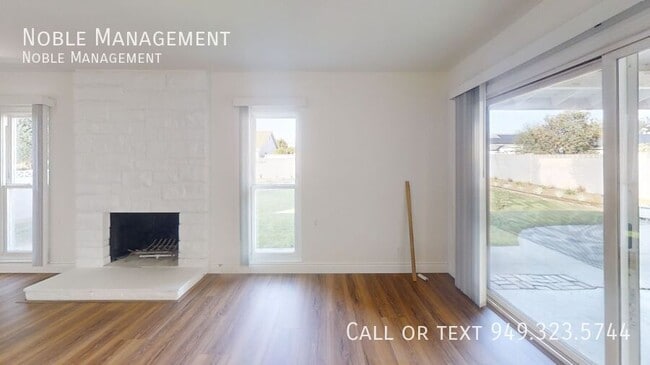 Building Photo - 1435 E Chestnut Ave