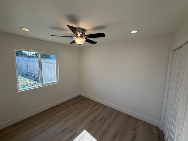 Foto del edificio - 4692 Cherry Ave