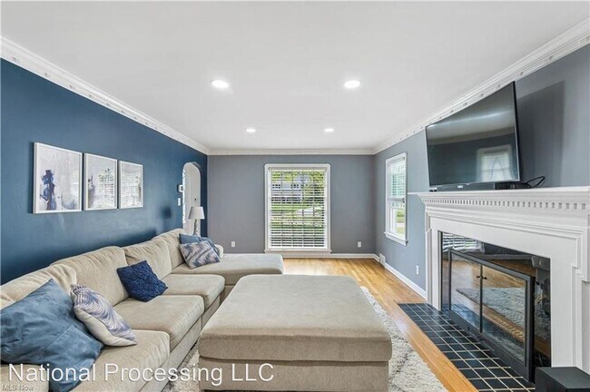 Building Photo - 4 br, 2 bath House - 307 Castle Blvd