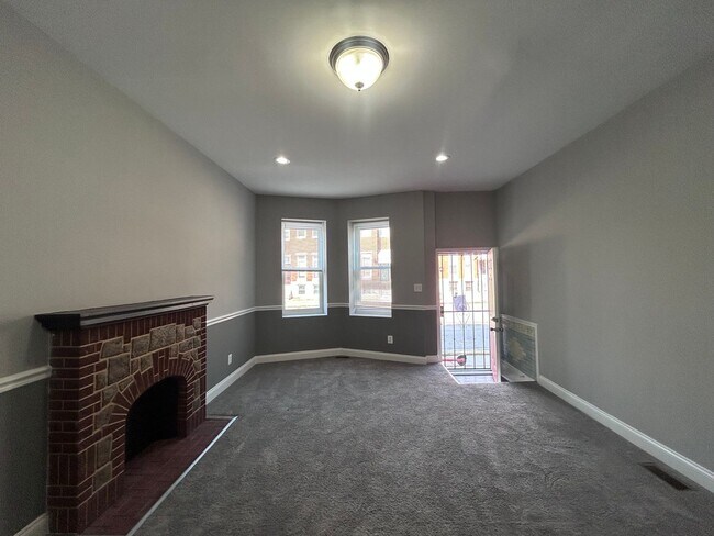 Foto del edificio - Baltimore - 4 Bedrooms and 2.5 baths Available!