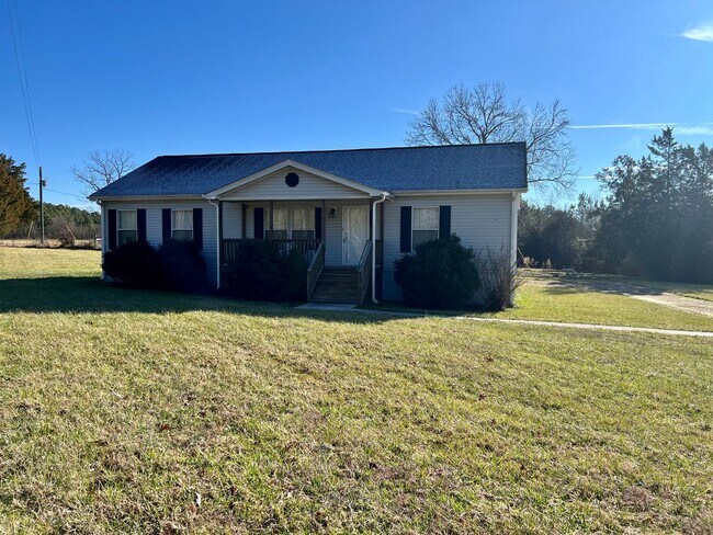 Building Photo - Fully Furnished and Utilities Included!