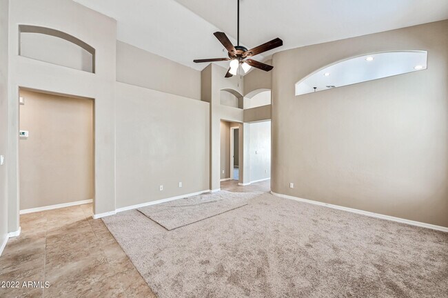 Building Photo - 10122 E Carmel Ave