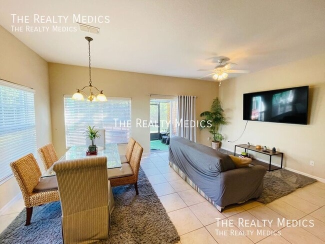 Building Photo - 2390 Caravelle Cir