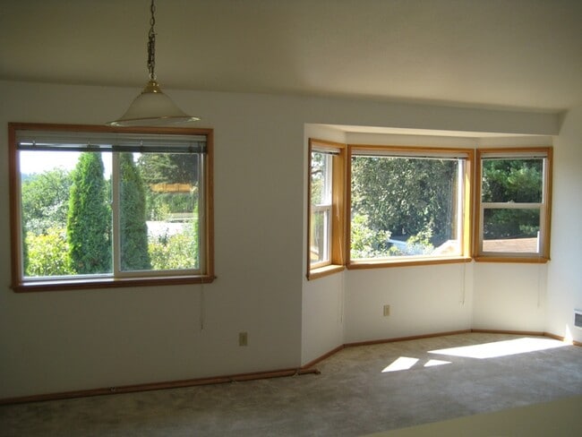 Building Photo - 17314 44th Ave W